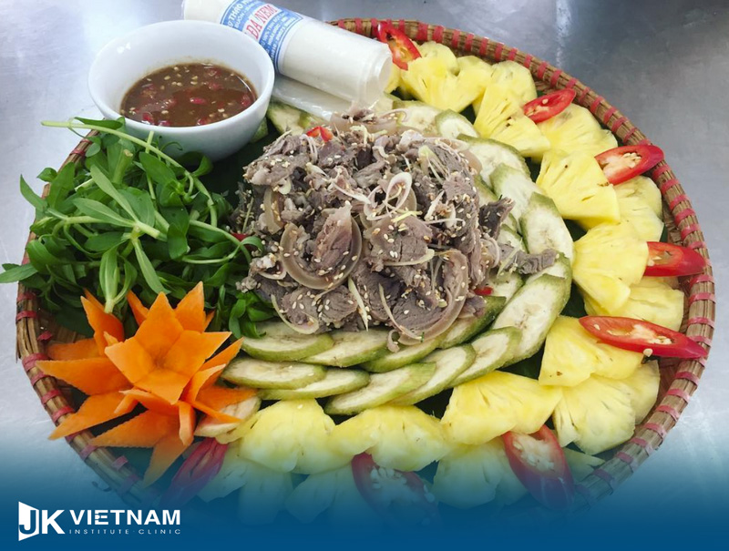 Thịt dê tái chanh là món ăn lấy được lòng của đông đảo thực khách